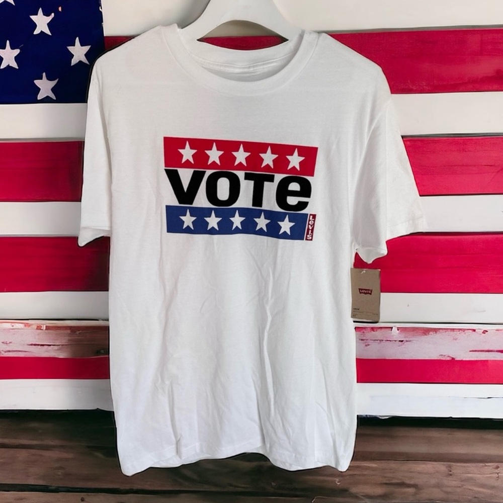 Levi’s Vote men’ shirt size medium NWT